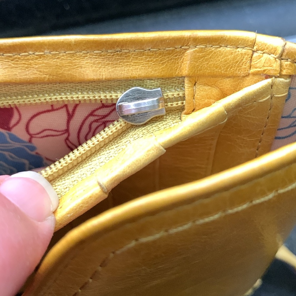 HOBO Crossbody Wallet - Picture 6 of 7